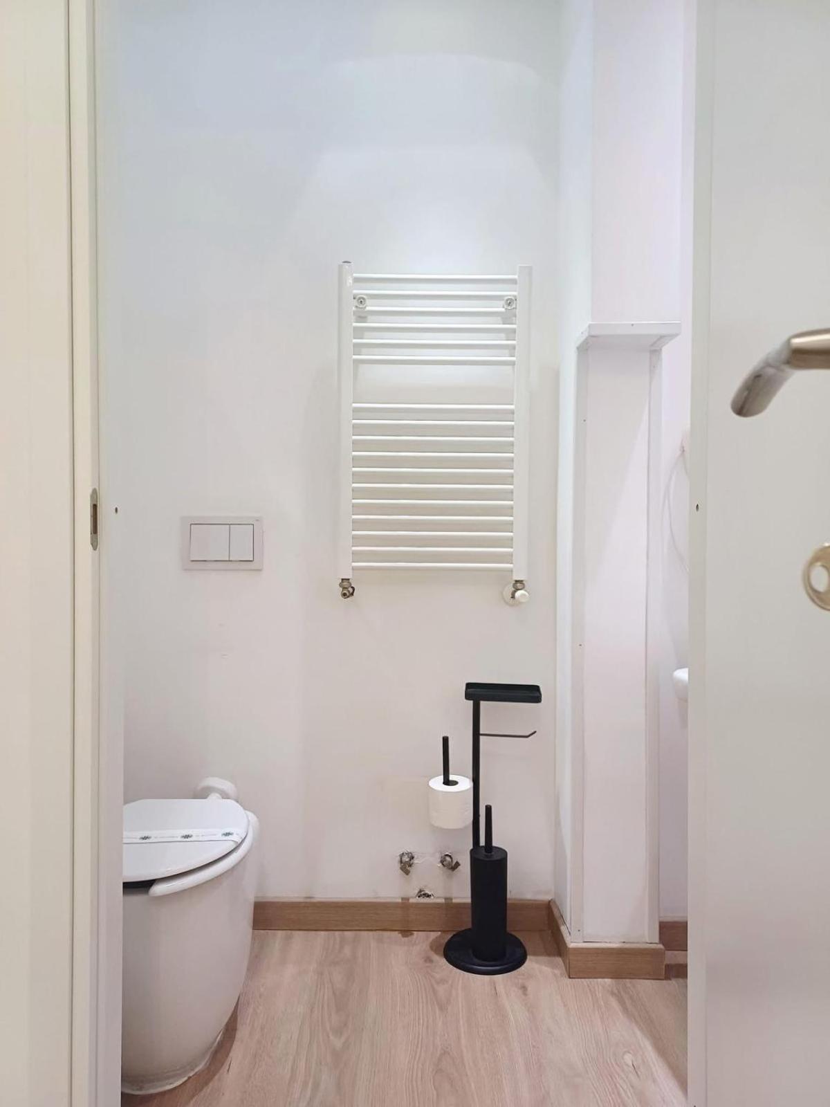 Trastevere B&D Rooms Rome Bagian luar foto